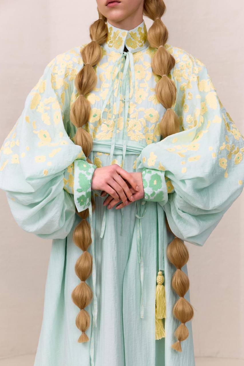 КВІТУЧА ВИШНЯ