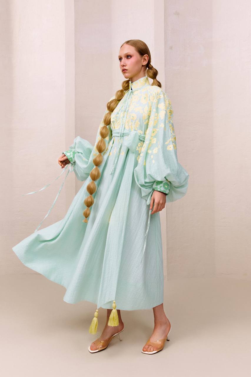 КВІТУЧА ВИШНЯ